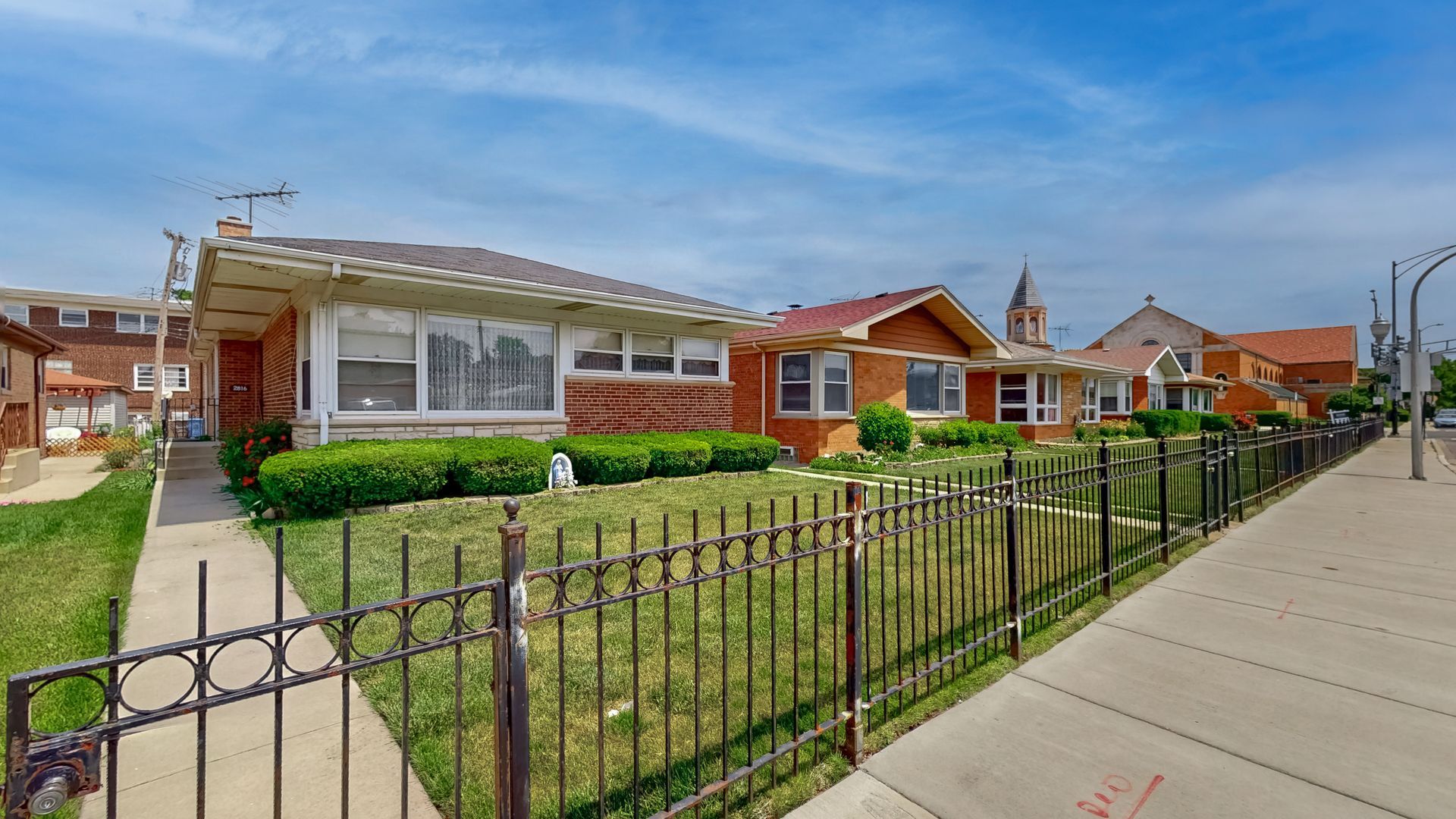 2816 W Bryn Mawr Avenue , Chicago, IL 60659