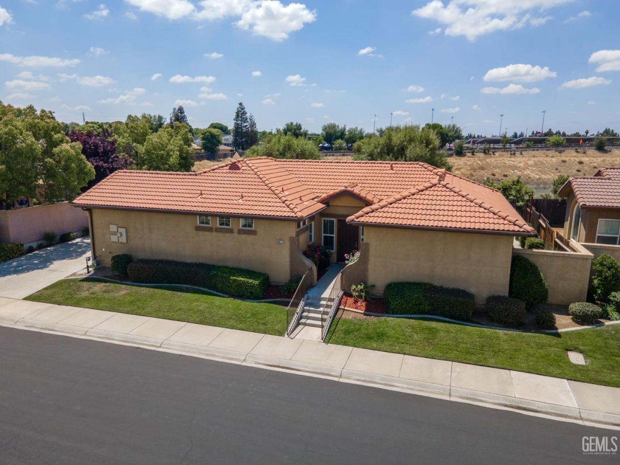 8811 Maggiore Lane, Bakersfield, CA 93312 Main Photo