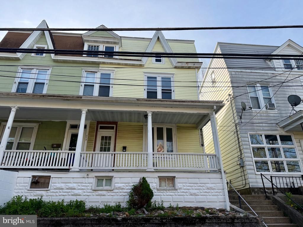 210 N WARREN STREET, ORWIGSBURG, PA 17961
