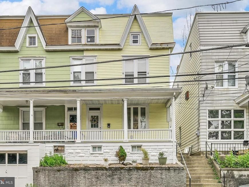 210 N Warren Street, Orwigsburg, PA 17961 Main Photo