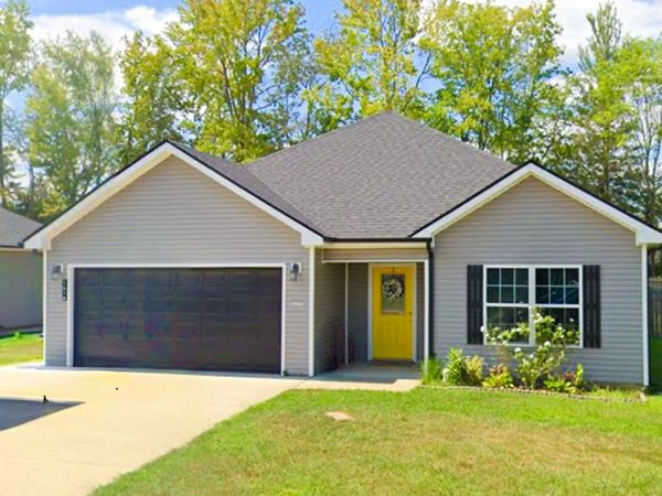 1616 Parkside Dr , Clarksville, TN 37042
