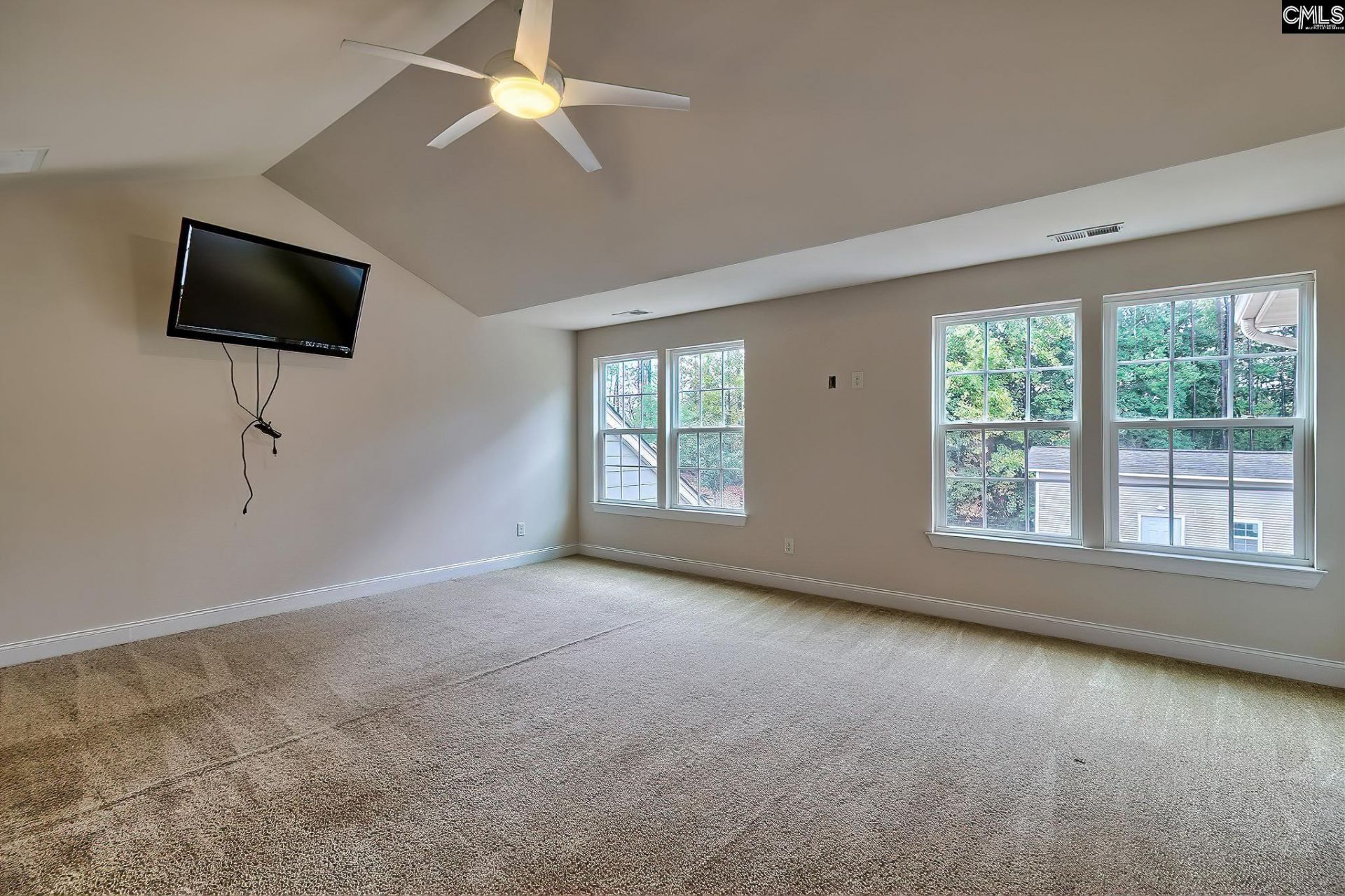 56 Roundtree Road  Photo 37