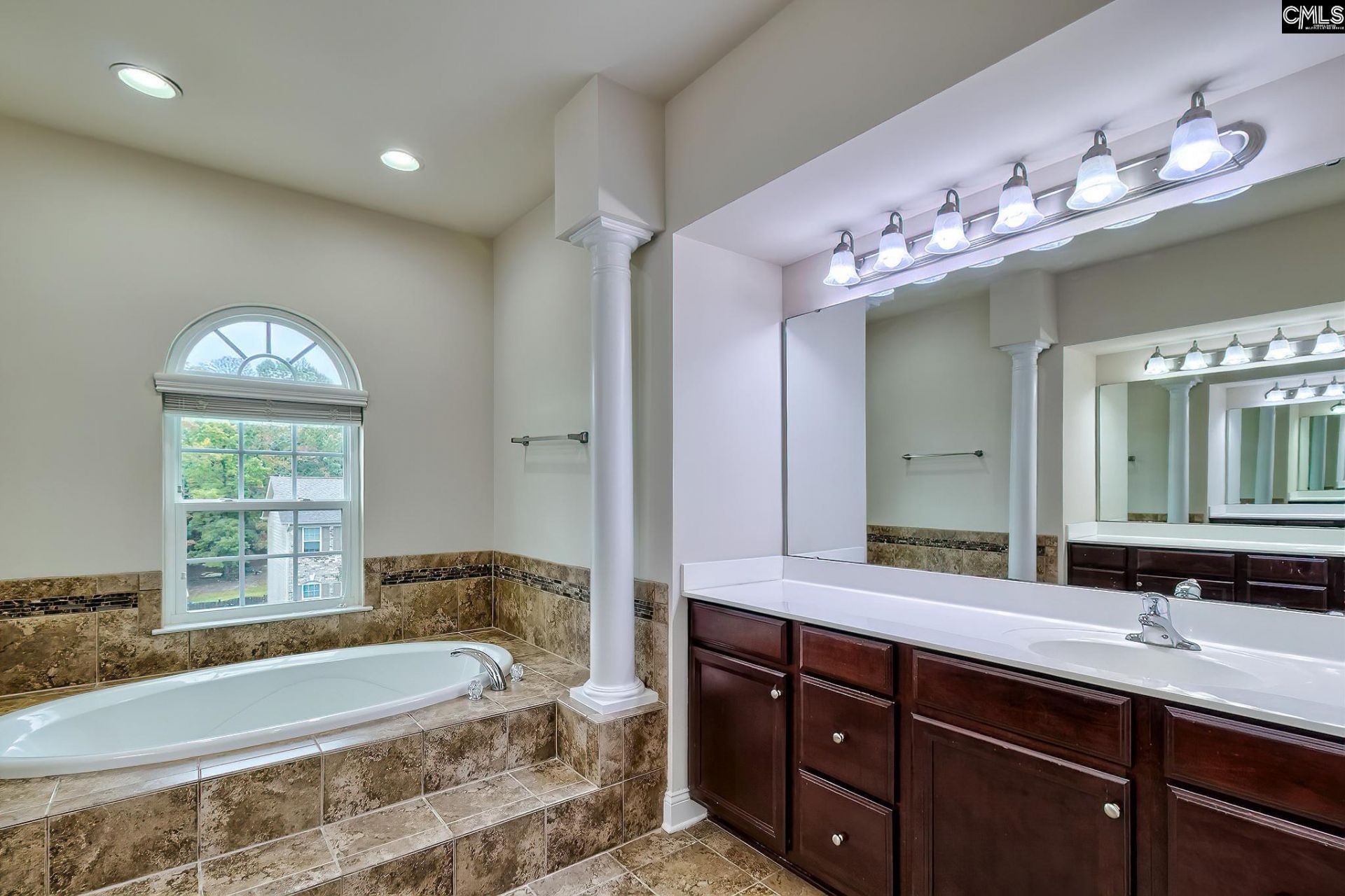 56 Roundtree Road  Photo 41