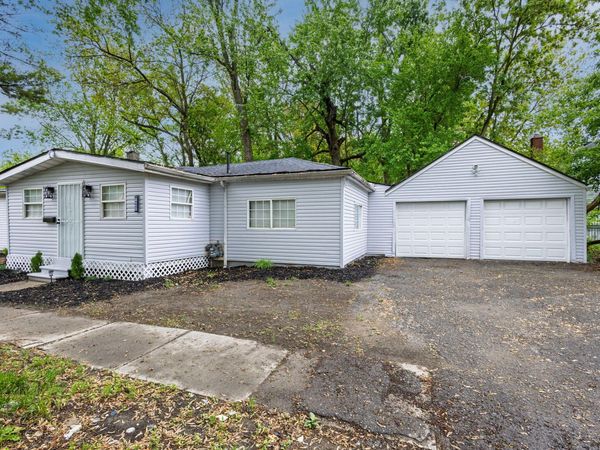 15641 Pickford, Detroit, MI 48235