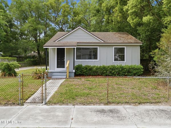 3055 2ND ST Circle, Jacksonville, FL 32254