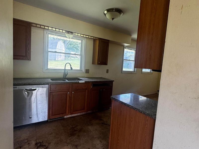 2136 E Home Road , Springfield, OH 45503 Photo 5