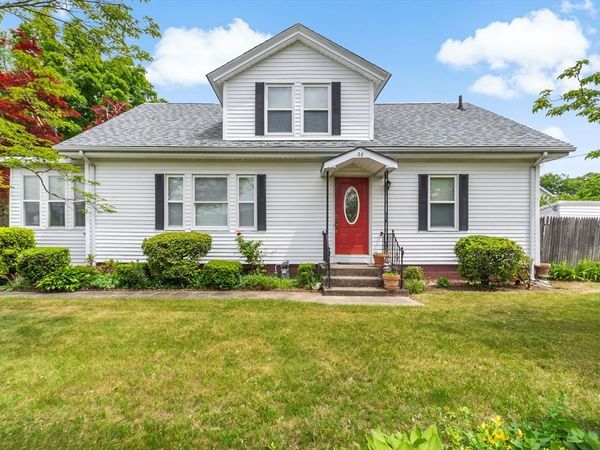 28 Central Ave, Seekonk, MA 02771