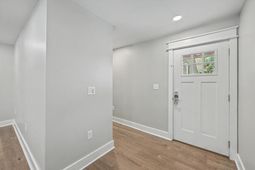 5026 Village Alley photo 4