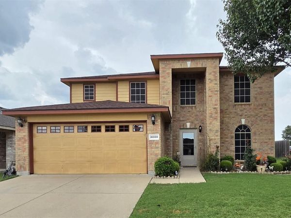10000 Cougar Trail , Fort Worth, TX 76108