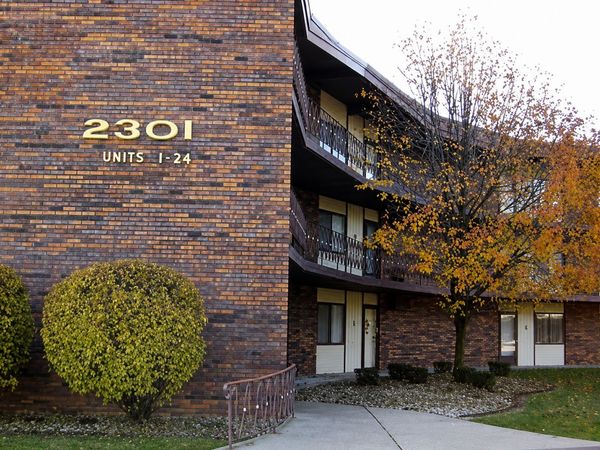 2301 Holiday Terrace , Unit 11, Lansing, IL 60438