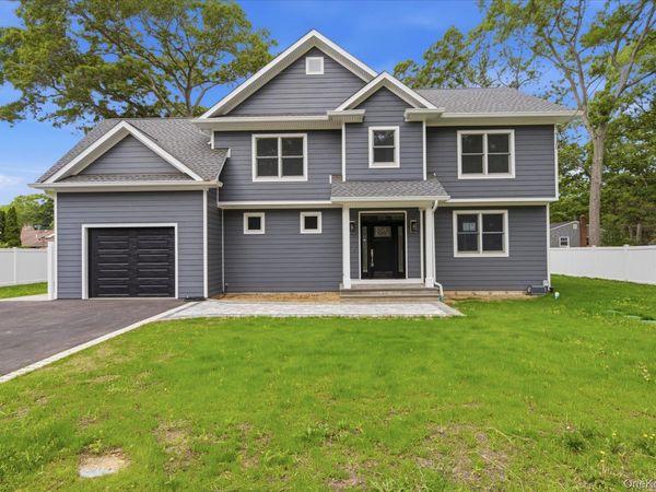 218 W Tyler Avenue, Miller Place, NY 11764