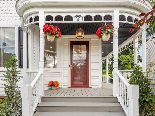 7 Clinton Place, Suffern, NY 10901