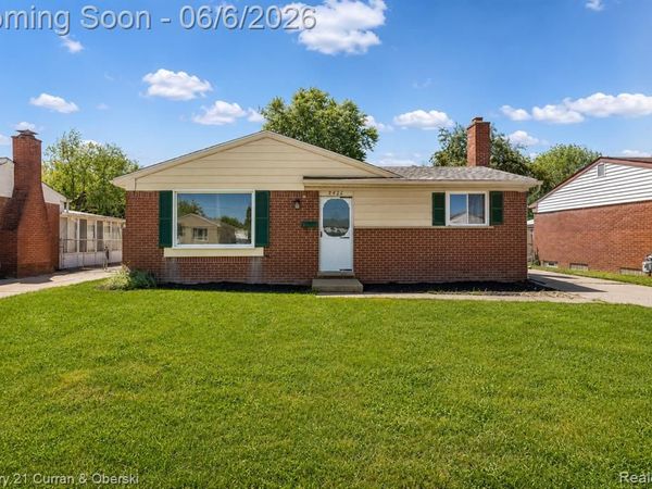9426 Chamberlain Street, Romulus, MI 48174