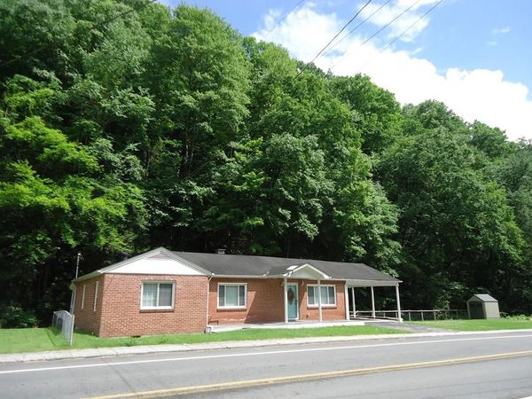 1062 Stewart Street, WELCH, WV 24801