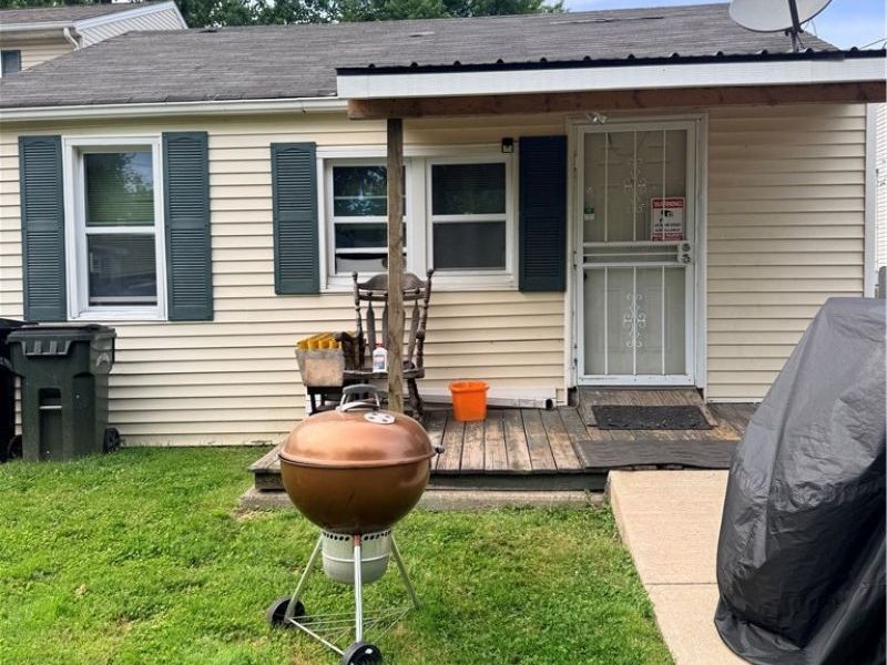 136 Sheriff Street, Elyria, OH 44035 Photo 4