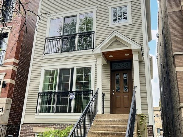 2538 N Southport Avenue , Unit 2F, Chicago, IL 60614