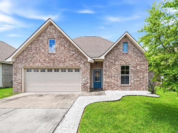 4792 Viola Farms Dr, Addis, LA 70710