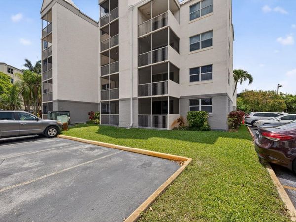 8373 Lake Drive, Unit 101, Doral, FL 33166