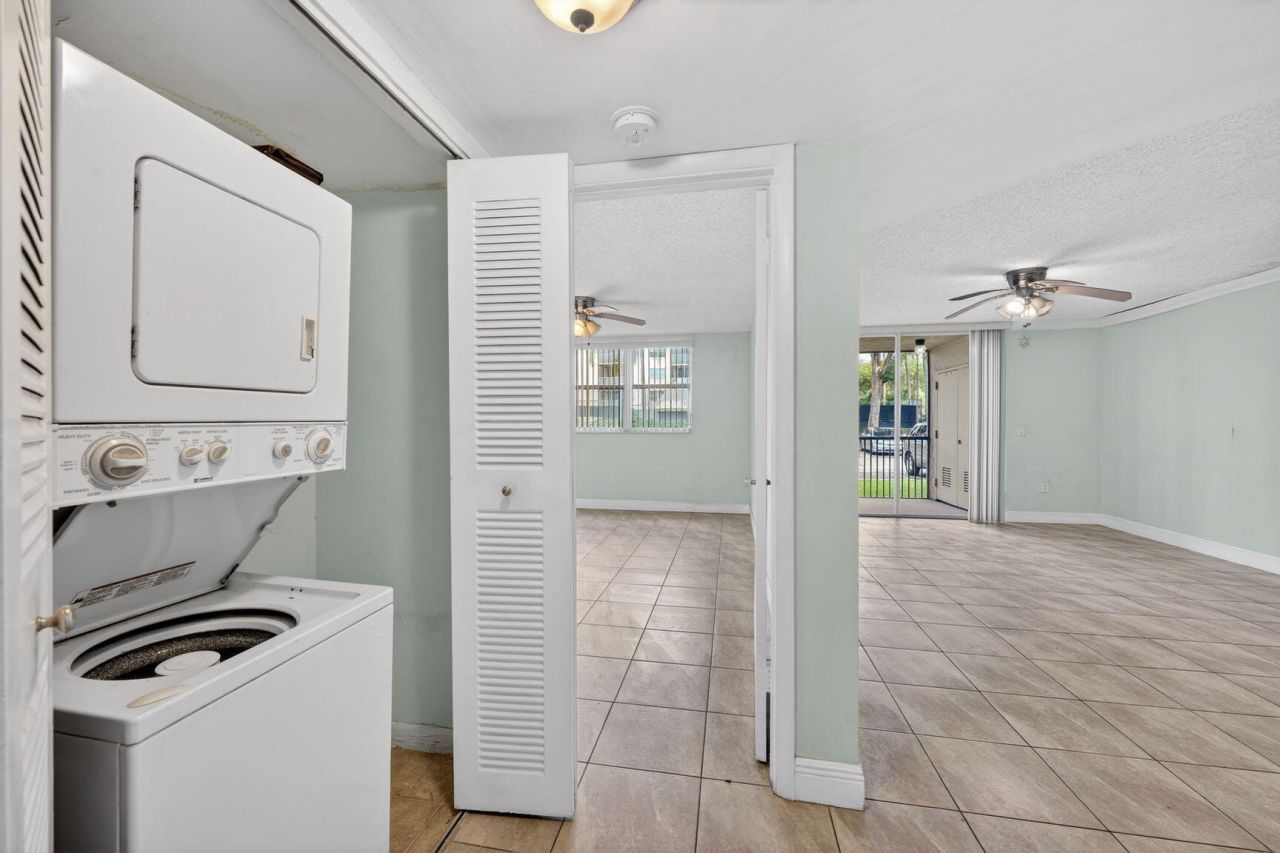 8373 Lake Drive, Unit 101, Doral, FL 33166 Photo