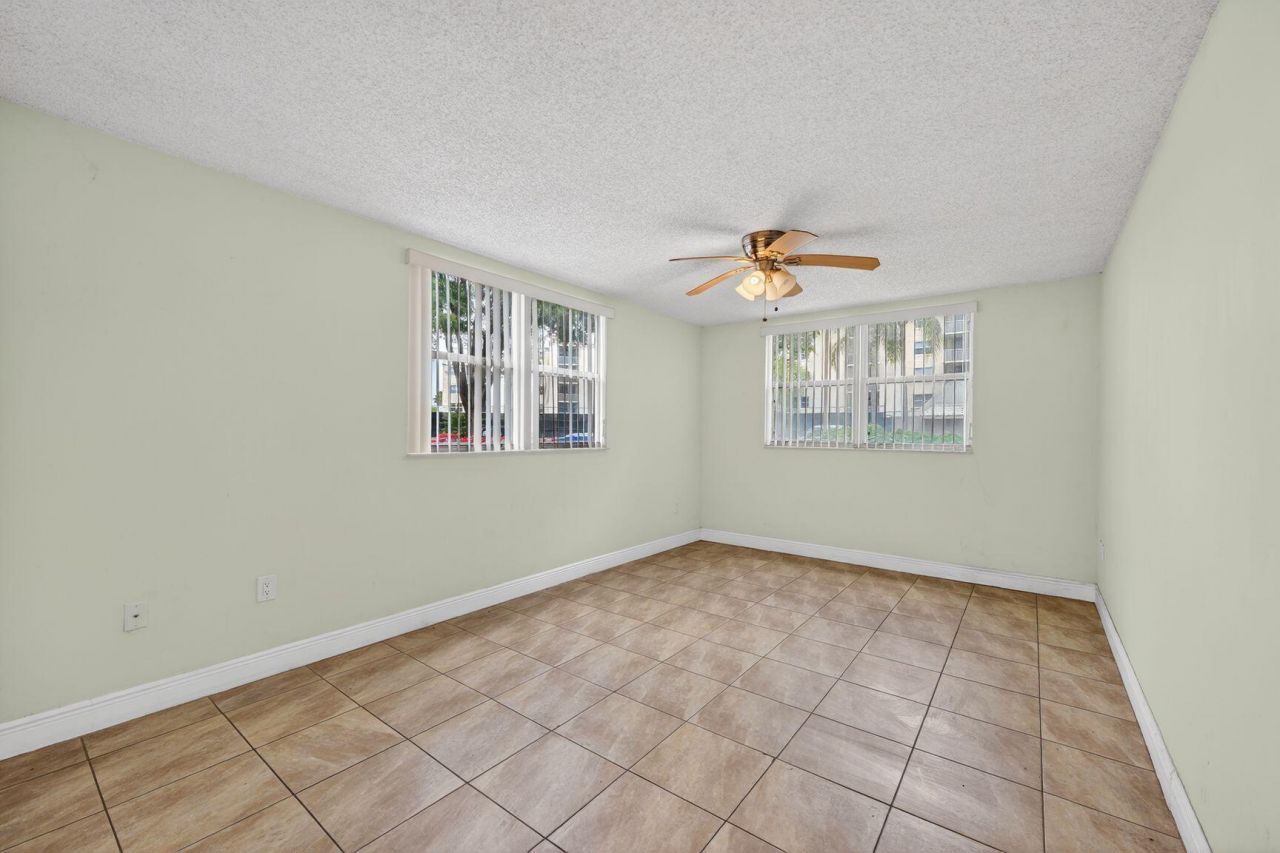 8373 Lake Drive, Unit 101, Doral, FL 33166 Photo