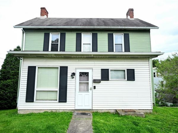 1612 Harrison Ave , Jeannette, PA 15644
