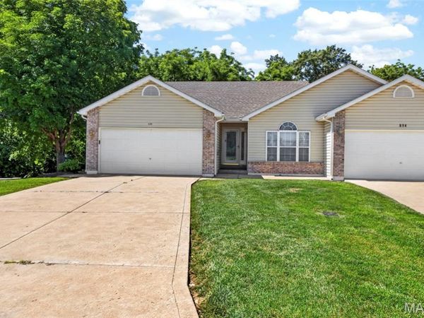 520 Woodview Meadows Court, Wentzville, MO 63385