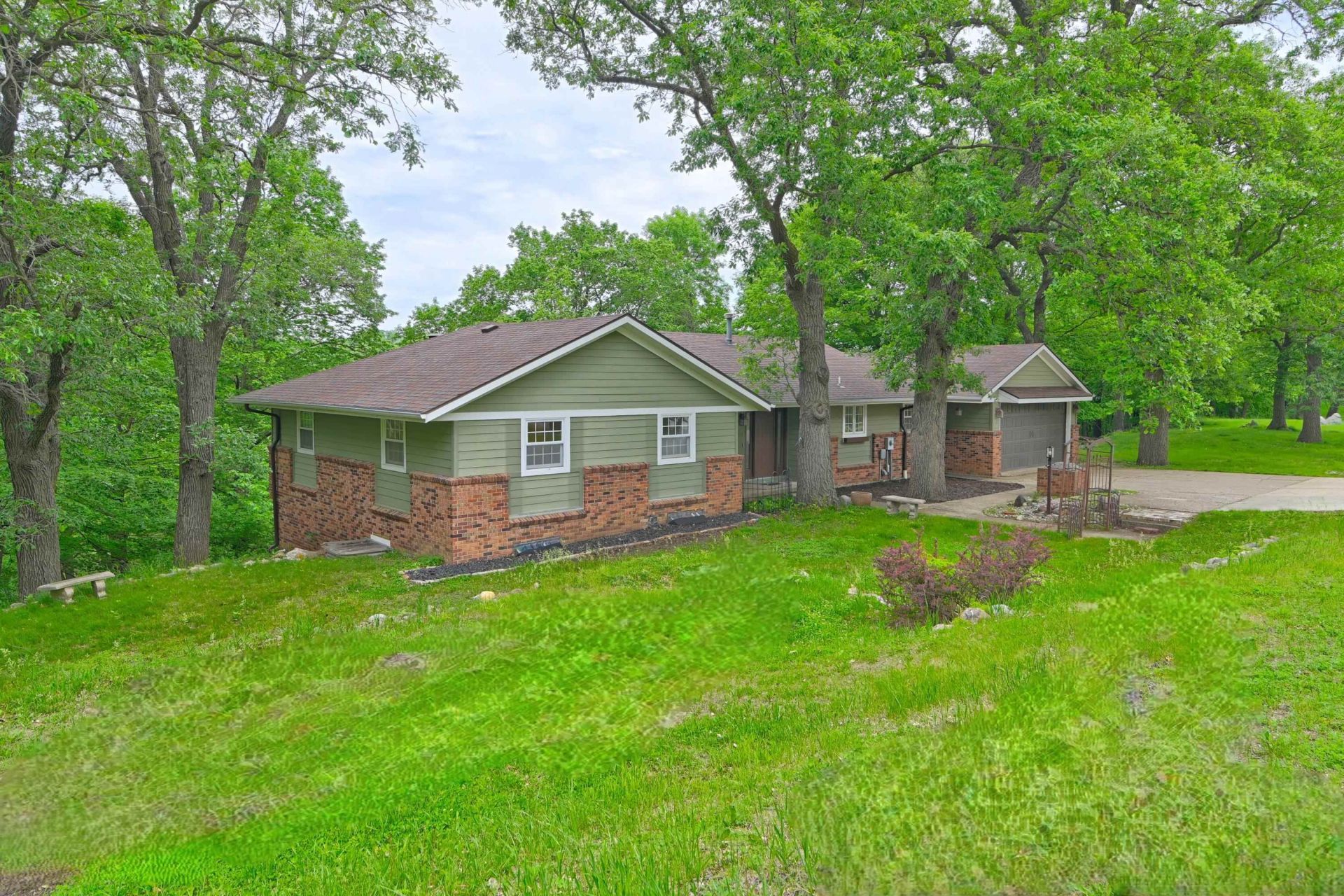 515 Park Road, Estherville, IA 51334 Main Photo