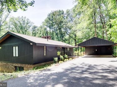 10236 LAWYERS ROAD, VIENNA, VA 22181