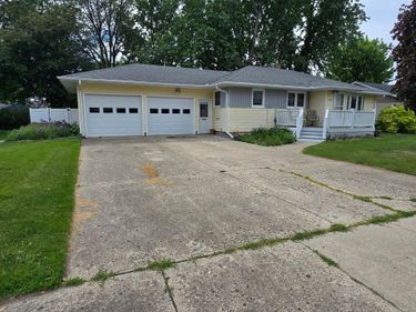 1106 6th Avenue SW, Pipestone, MN 56164
