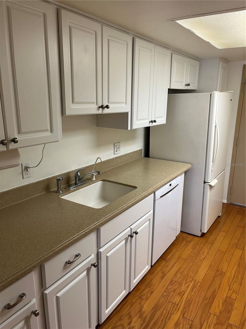 435 S Gulfstream Avenue, Unit 206, Sarasota, FL 34236 Photo