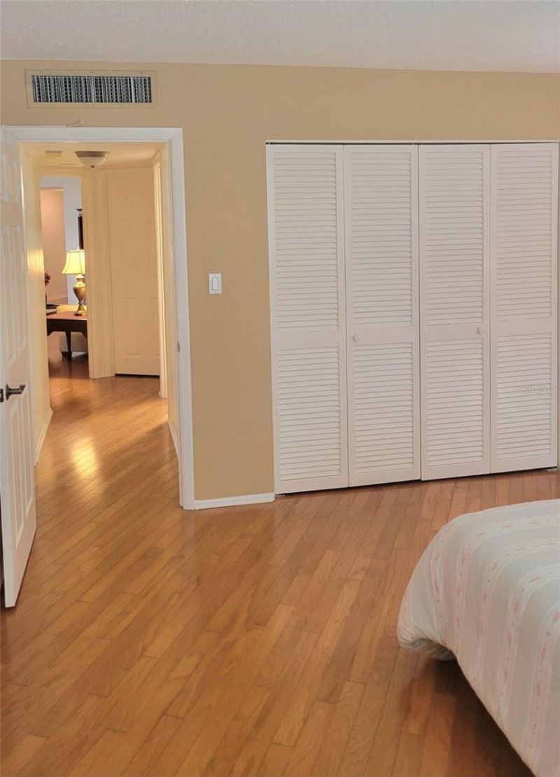 435 S Gulfstream Avenue, Unit 206, Sarasota, FL 34236 Photo