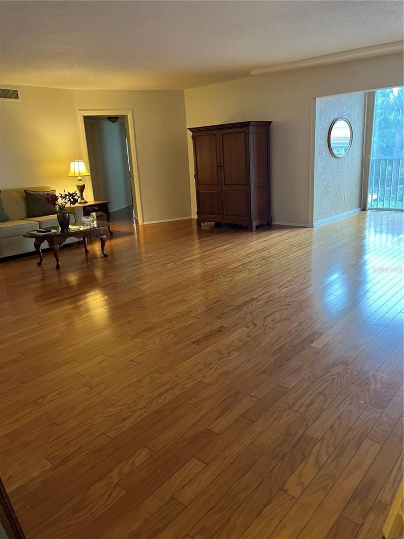 435 S Gulfstream Avenue, Unit 206, Sarasota, FL 34236 Photo