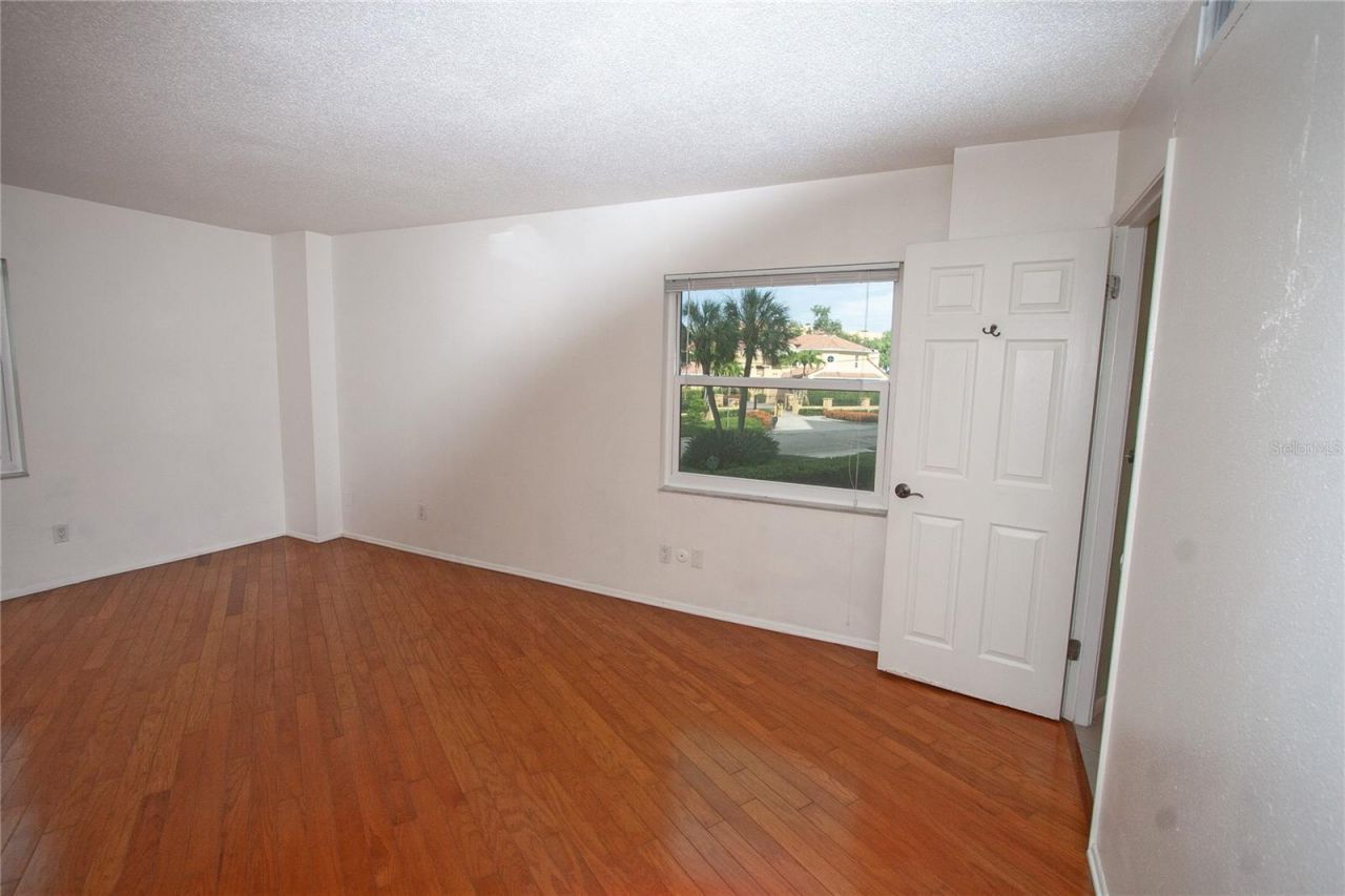 435 S Gulfstream Avenue, Unit 206, Sarasota, FL 34236 Photo