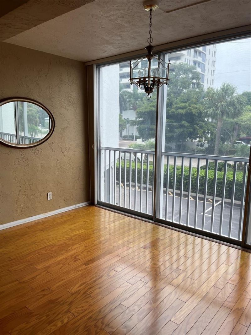 435 S Gulfstream Avenue, Unit 206, Sarasota, FL 34236 Photo