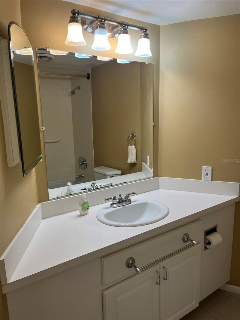 435 S Gulfstream Avenue, Unit 206, Sarasota, FL 34236 Photo