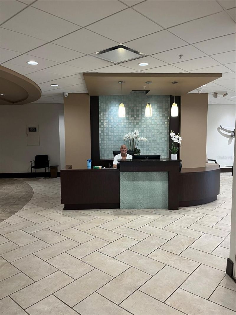 435 S Gulfstream Avenue, Unit 206, Sarasota, FL 34236 Photo
