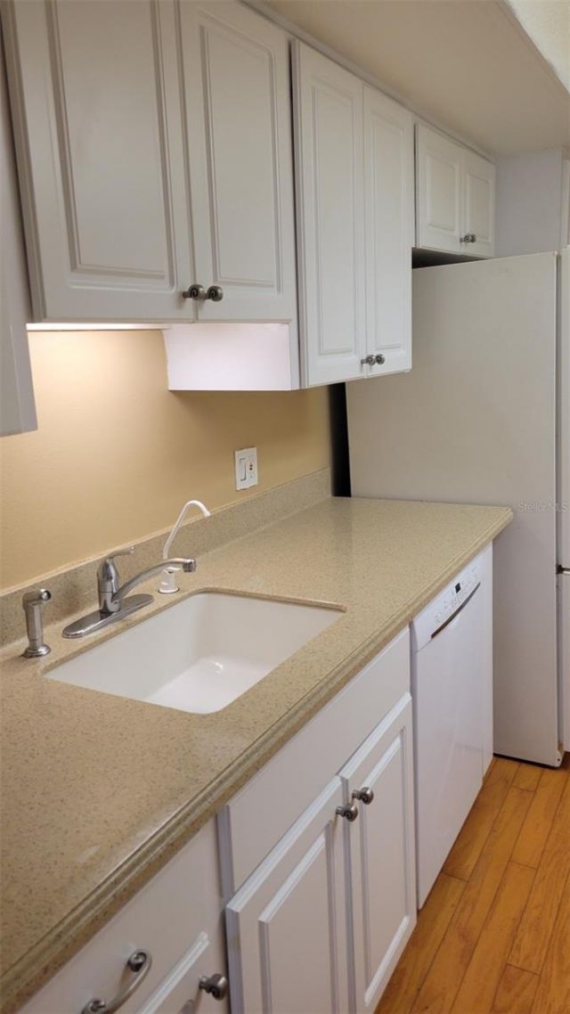 435 S Gulfstream Avenue, Unit 206, Sarasota, FL 34236 Photo