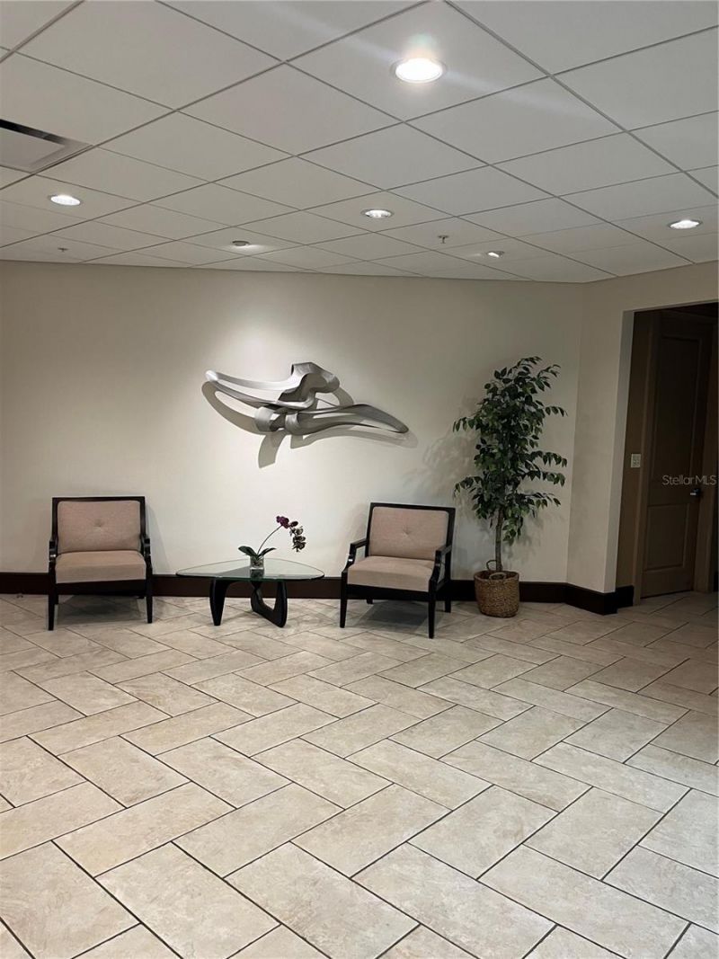 435 S Gulfstream Avenue, Unit 206, Sarasota, FL 34236 Photo