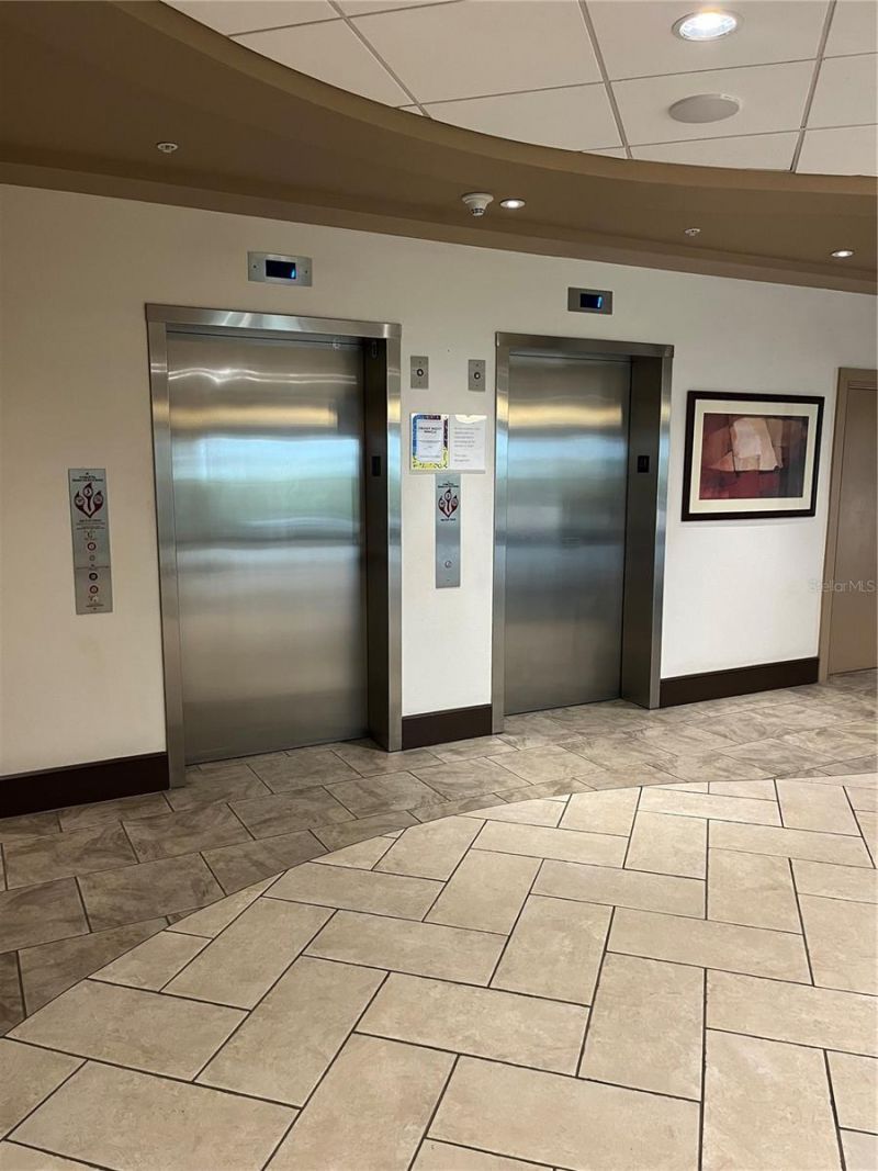 435 S Gulfstream Avenue, Unit 206, Sarasota, FL 34236 Photo