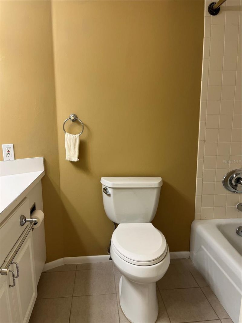 435 S Gulfstream Avenue, Unit 206, Sarasota, FL 34236 Photo