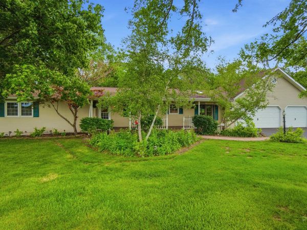 8114 N FORD Road, Edwards, IL 61528