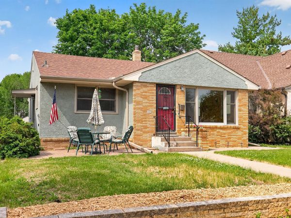 1137 Osceola Avenue , Saint Paul, MN 55105