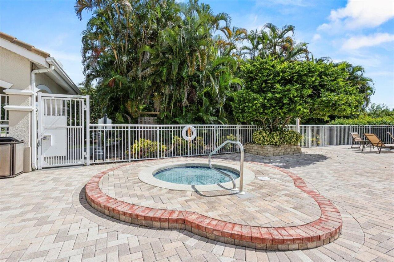 130 SW Peacock Boulevard, Unit 16, Port Saint Lucie, FL 34986 Photo
