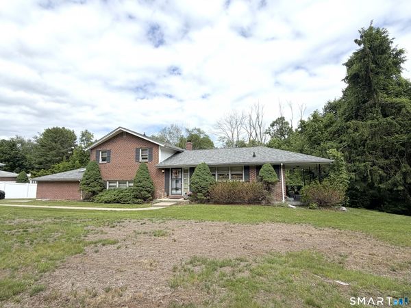 401 Round Hill, Salem, CT 06420