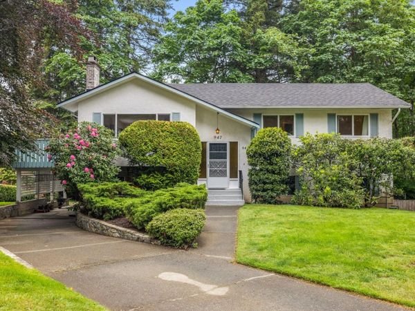 947 Peggy Anne Cres , Central Saanich, BC V8M 1E5
