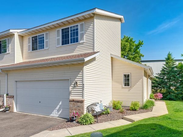 921 Pine Street, Farmington, MN 55024