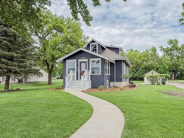 1316 W Fairview Avenue, Olivia, MN 56277