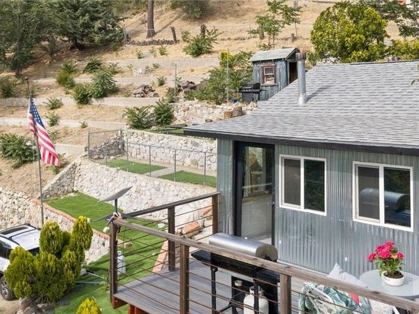 17601 Lone Pine, Lake Hughes, CA 93532