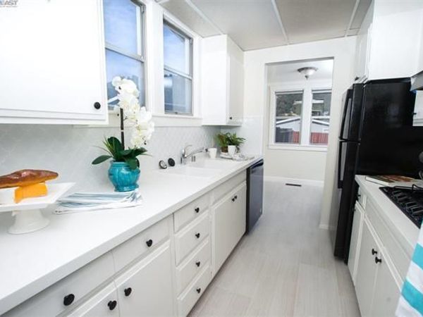 7932 Earl Street, Oakland, CA 94605