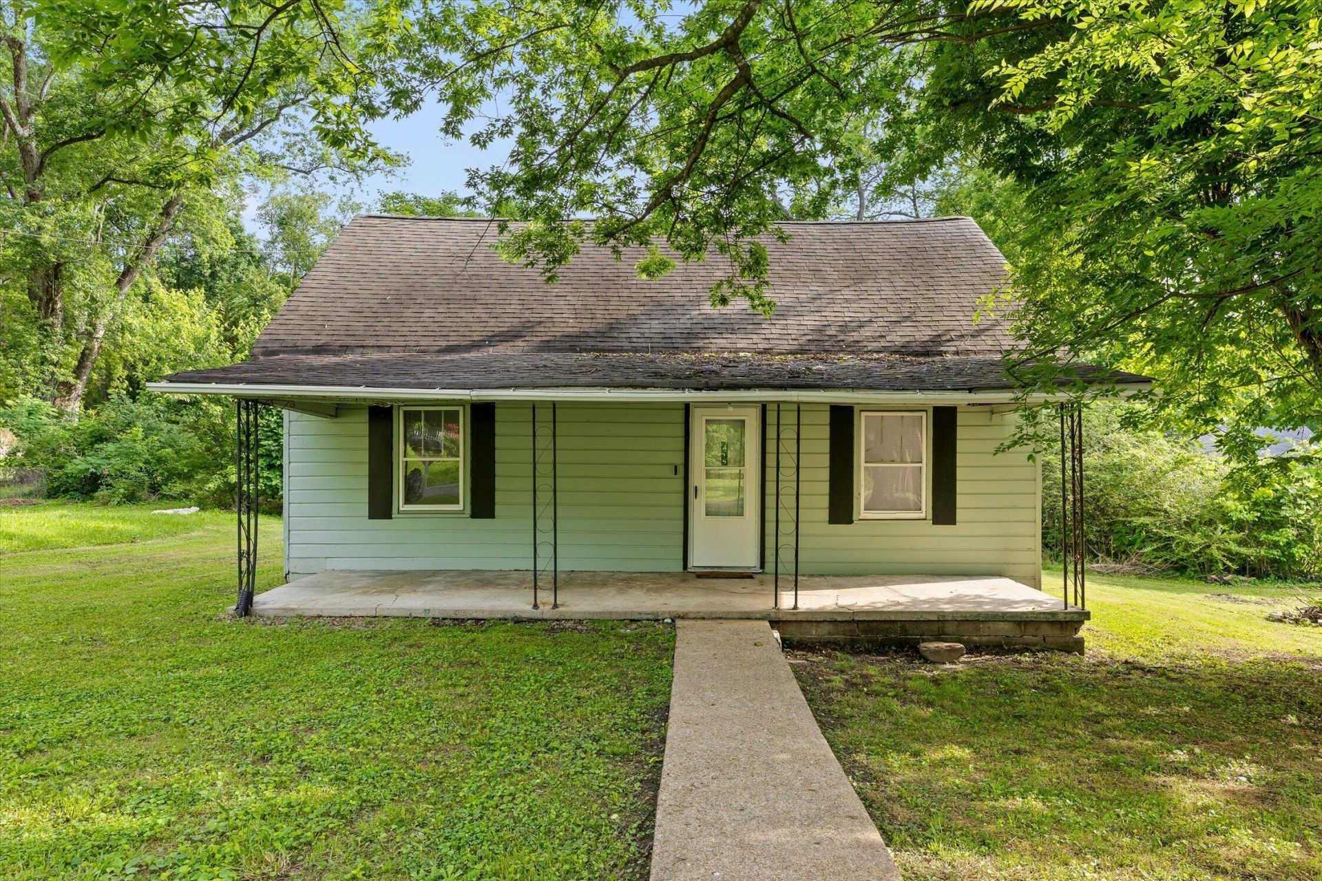 415 Hogue Street, Soddy Daisy, TN 37379 Main Photo